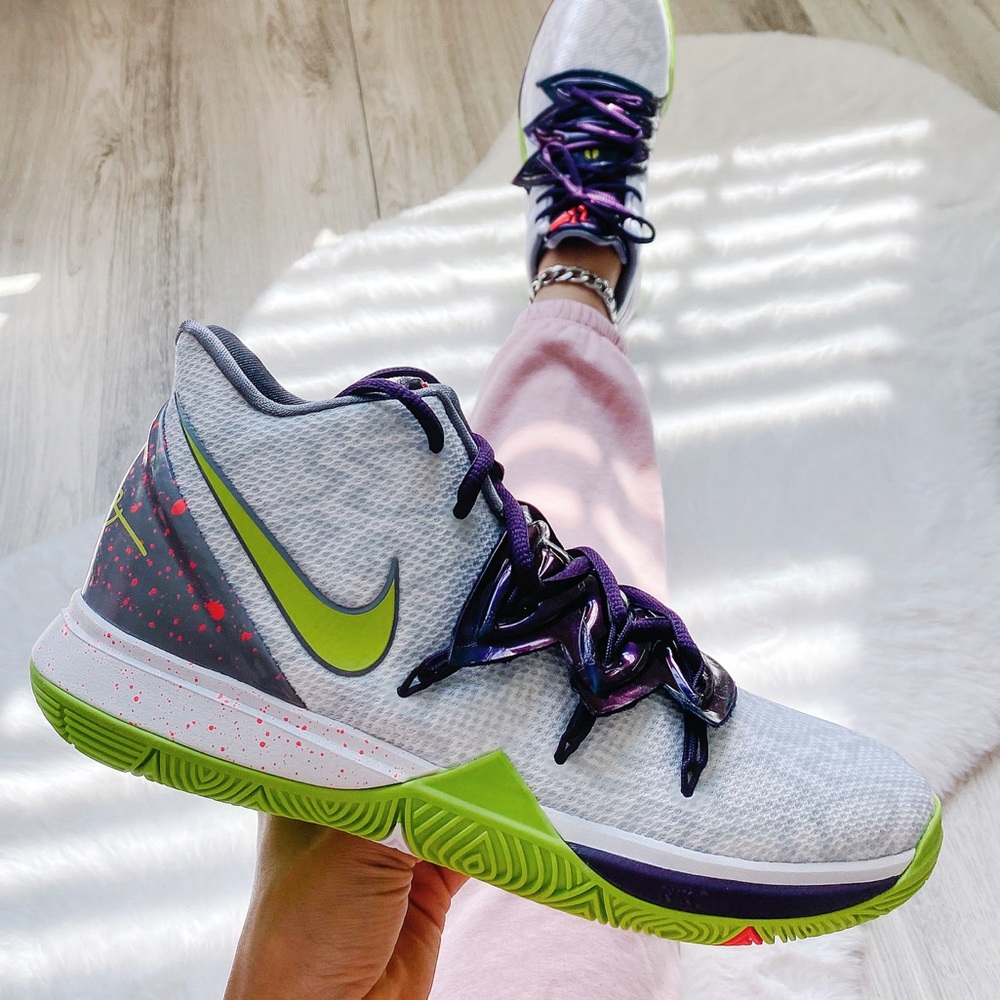 Nike kyrie 5 sneakers